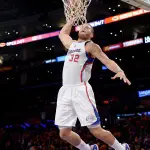 VIDEO: Blake Griffin Gets An Easy Dunk When The Lakers Huddle Up